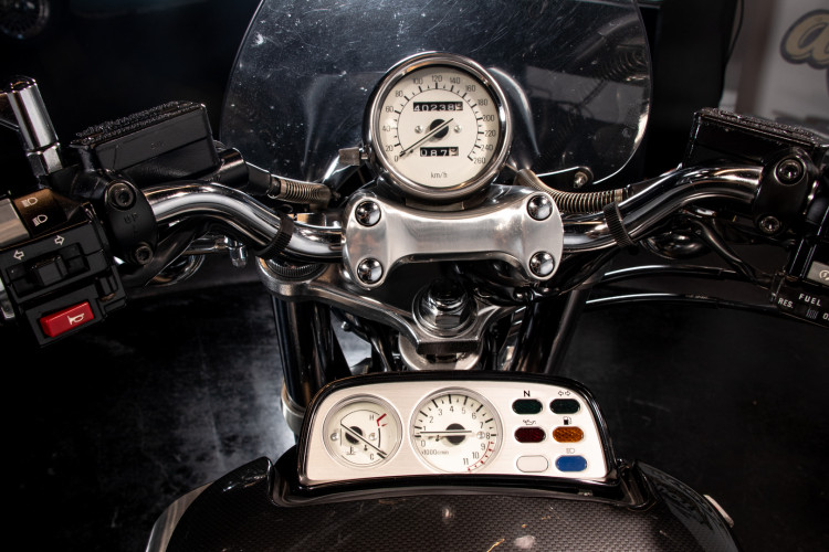 2001 Yamaha V MAX 23