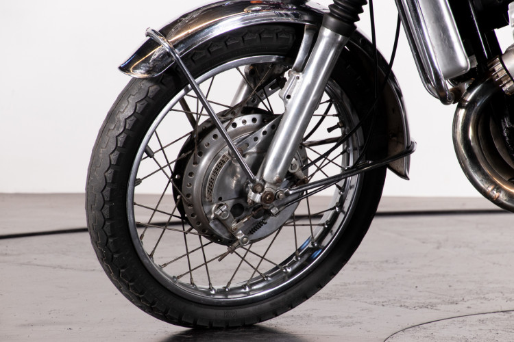 1972 SUZUKI GT 750 10