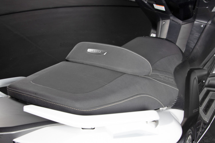 2013 Yamaha T-Max 530 22