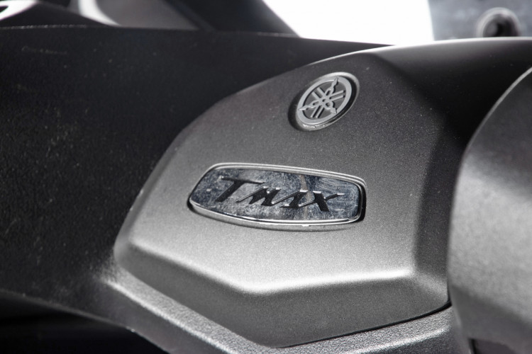 2013 Yamaha T-Max 530 42