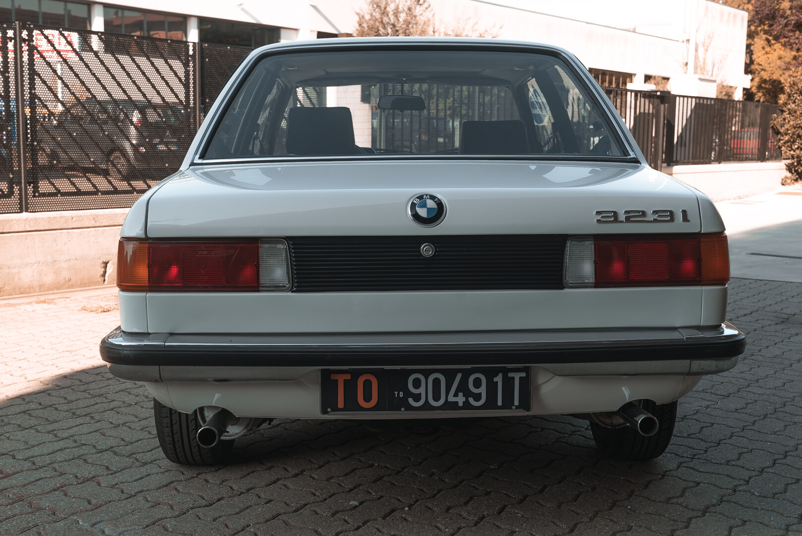 Бмв 323 i