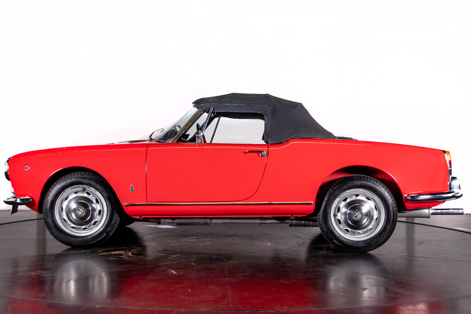1962 Alfa Romeo Giulietta Spider 1