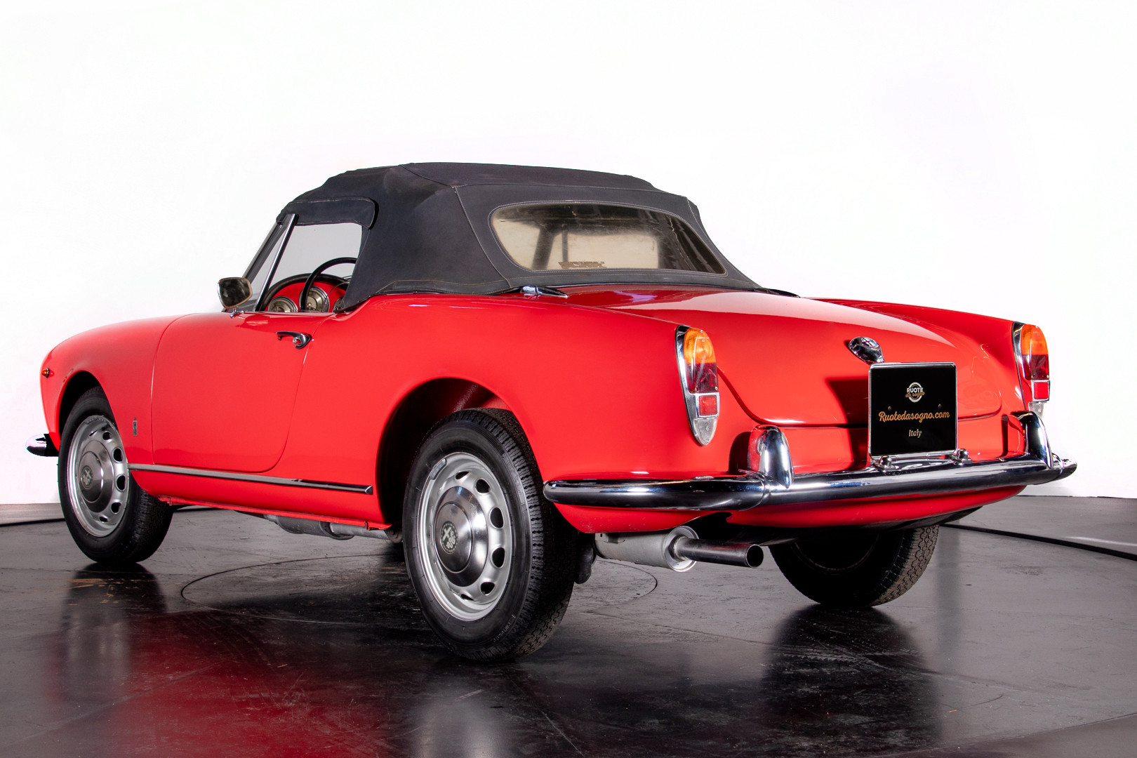 1962 Alfa Romeo Giulietta Spider 2