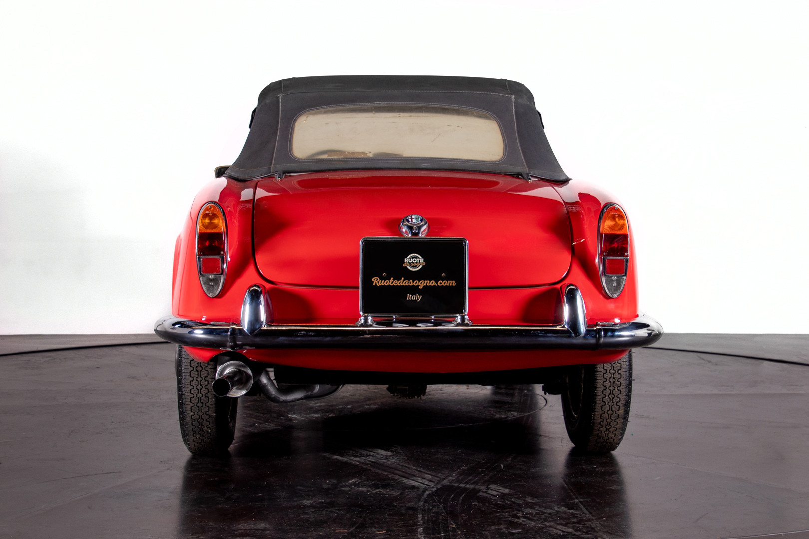 1962 Alfa Romeo Giulietta Spider 3