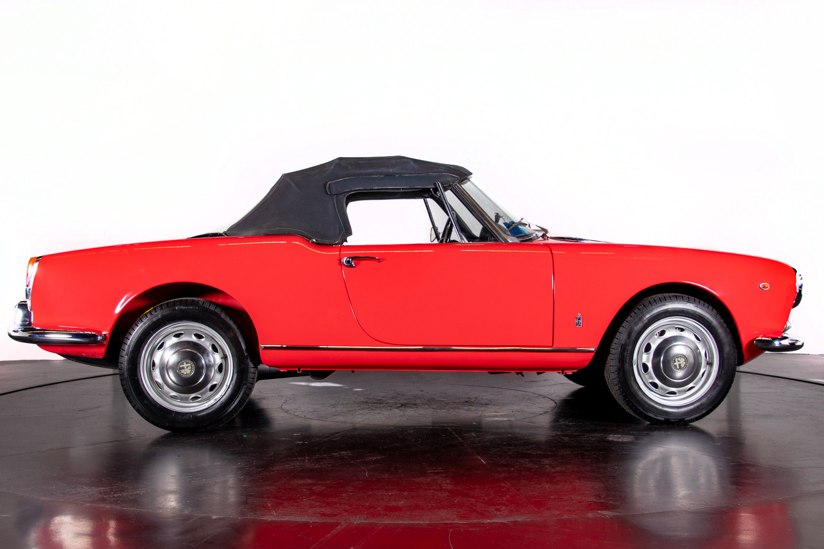 1962 Alfa Romeo Giulietta Spider 6