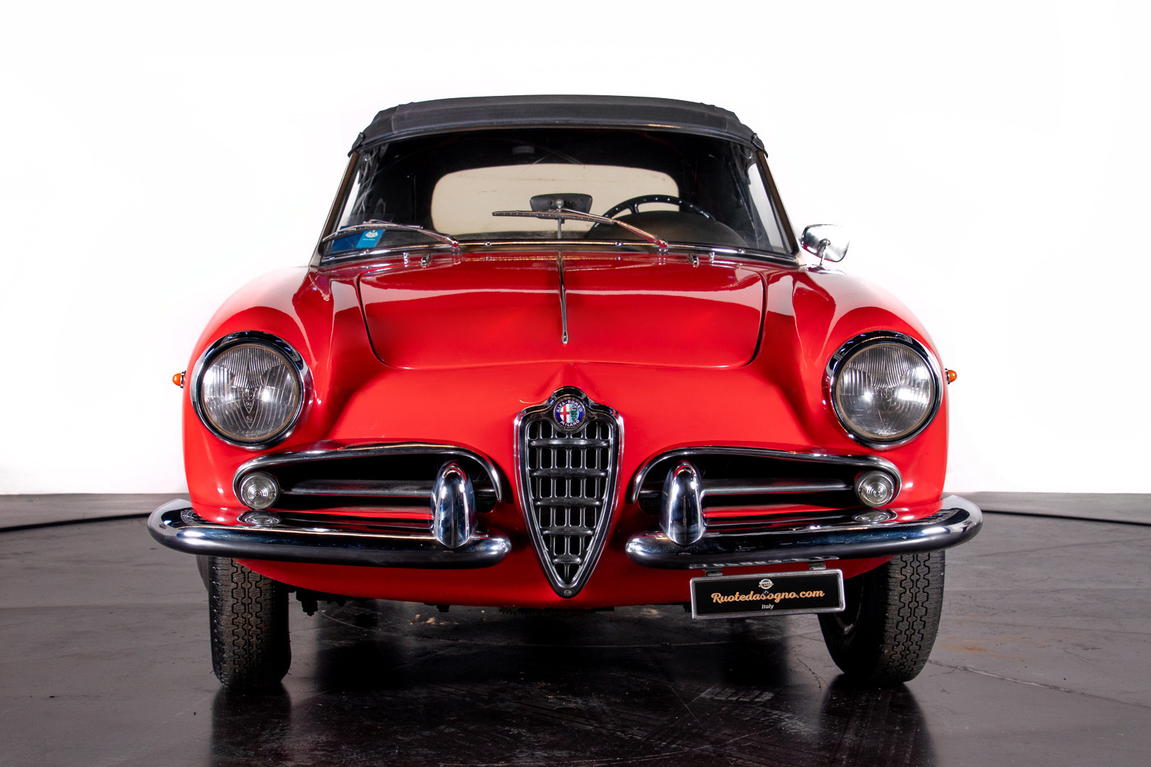 1962 Alfa Romeo Giulietta Spider 4
