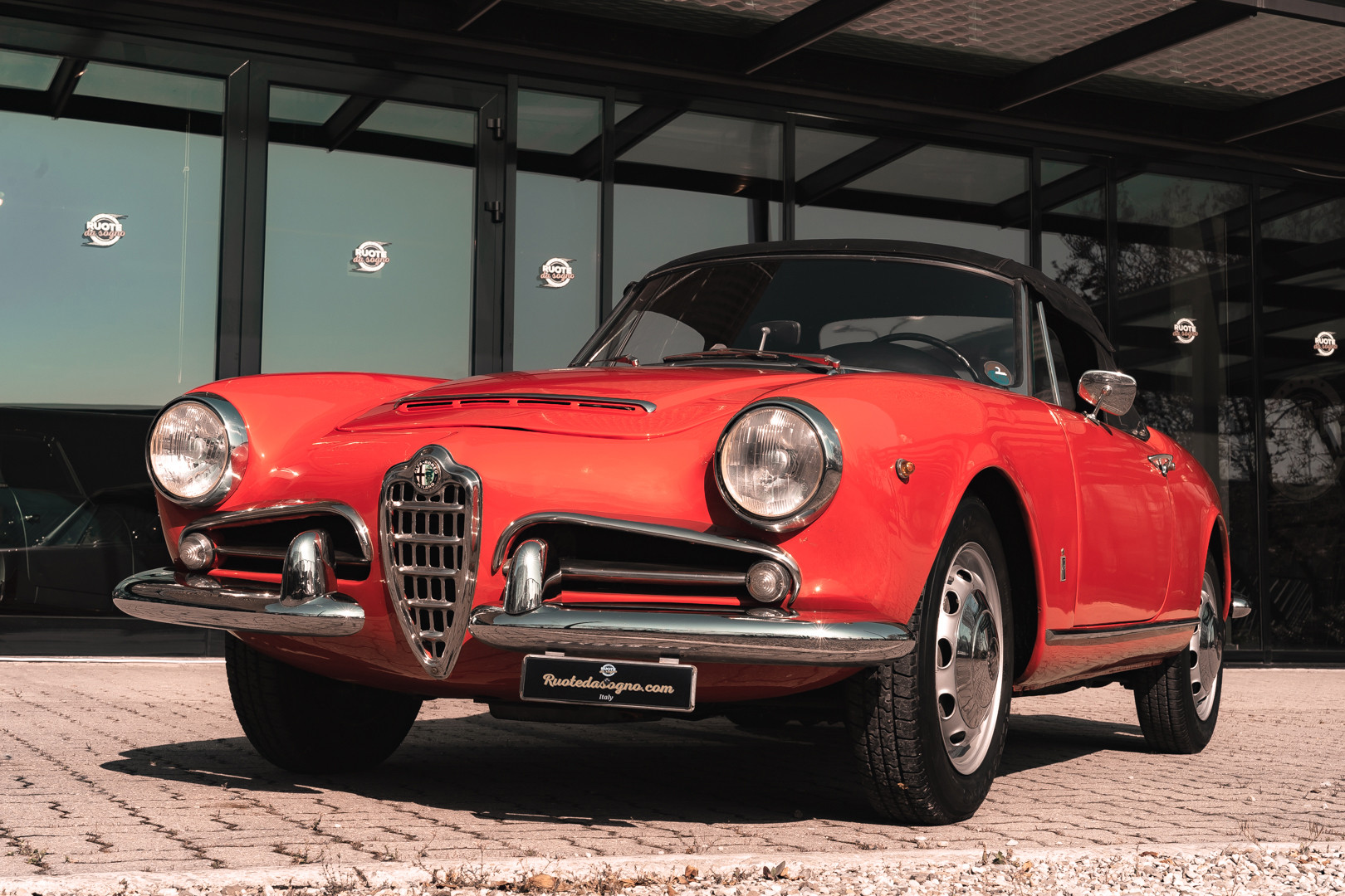 1963 Alfa Romeo Giulia Spider 2