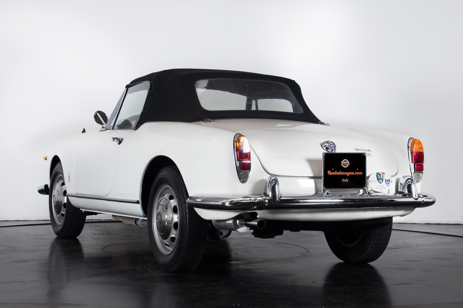 1962 Alfa Romeo Giulia spider 1600 2