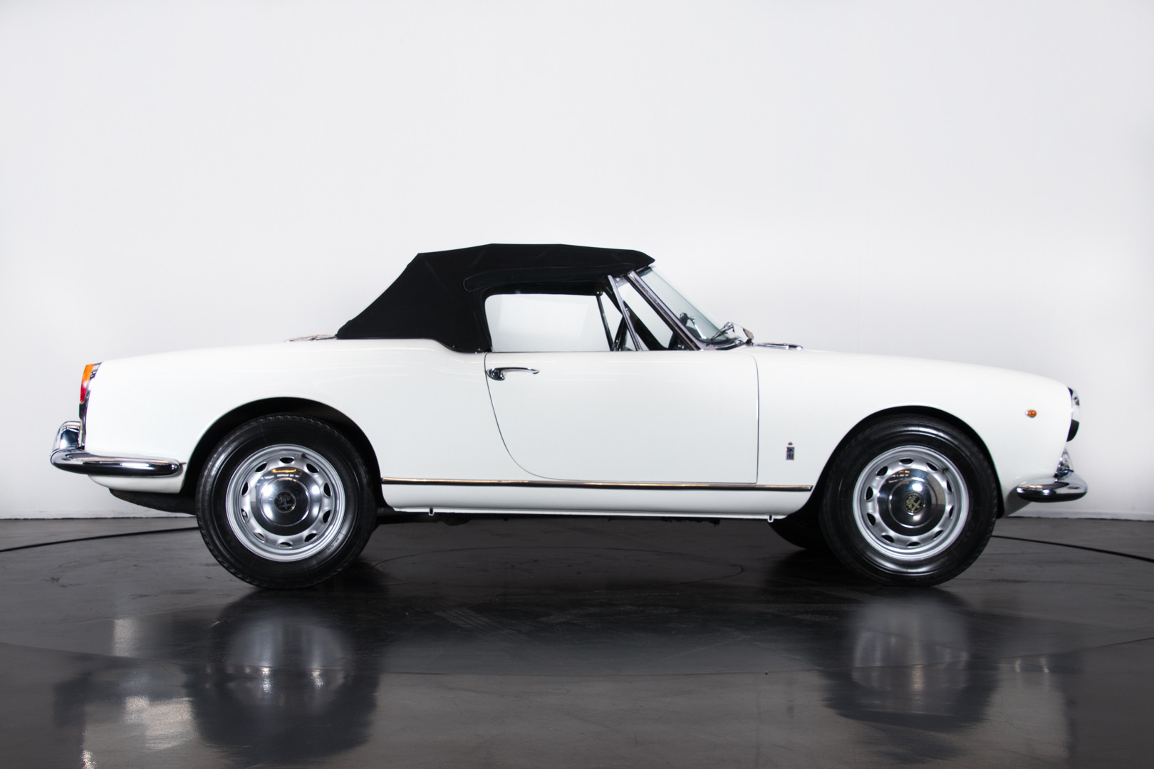 1962 Alfa Romeo Giulia spider 1600 8