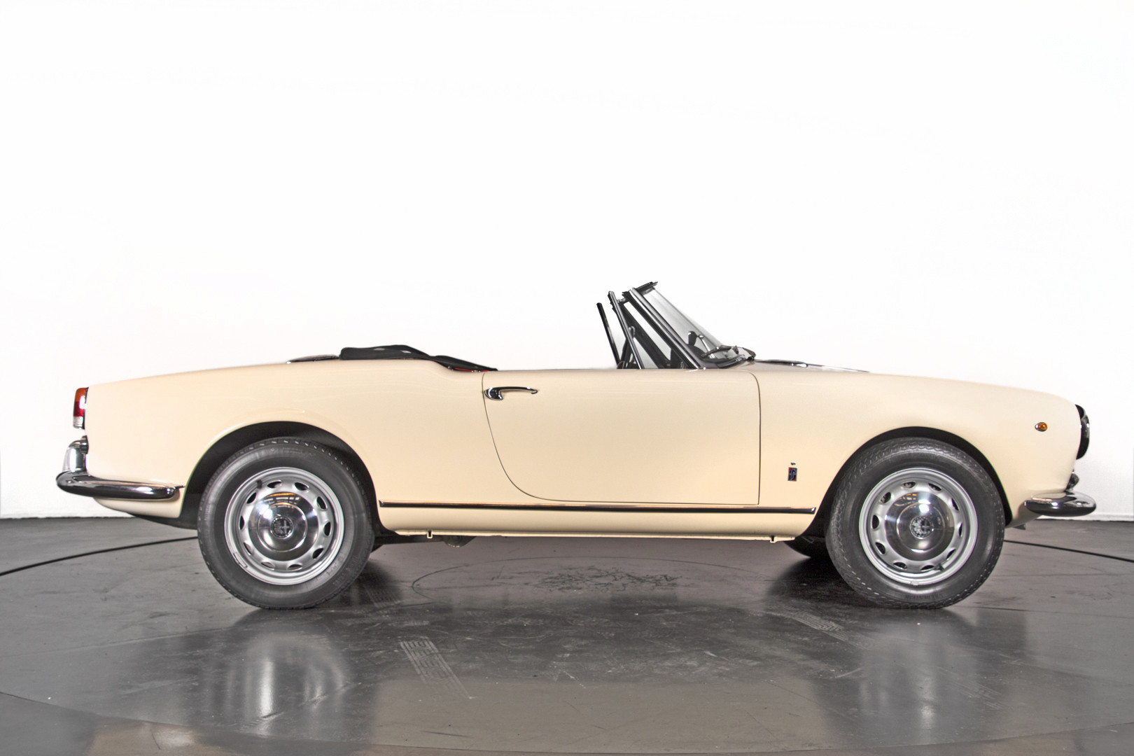 1959 Alfa Romeo Giulietta spider 3
