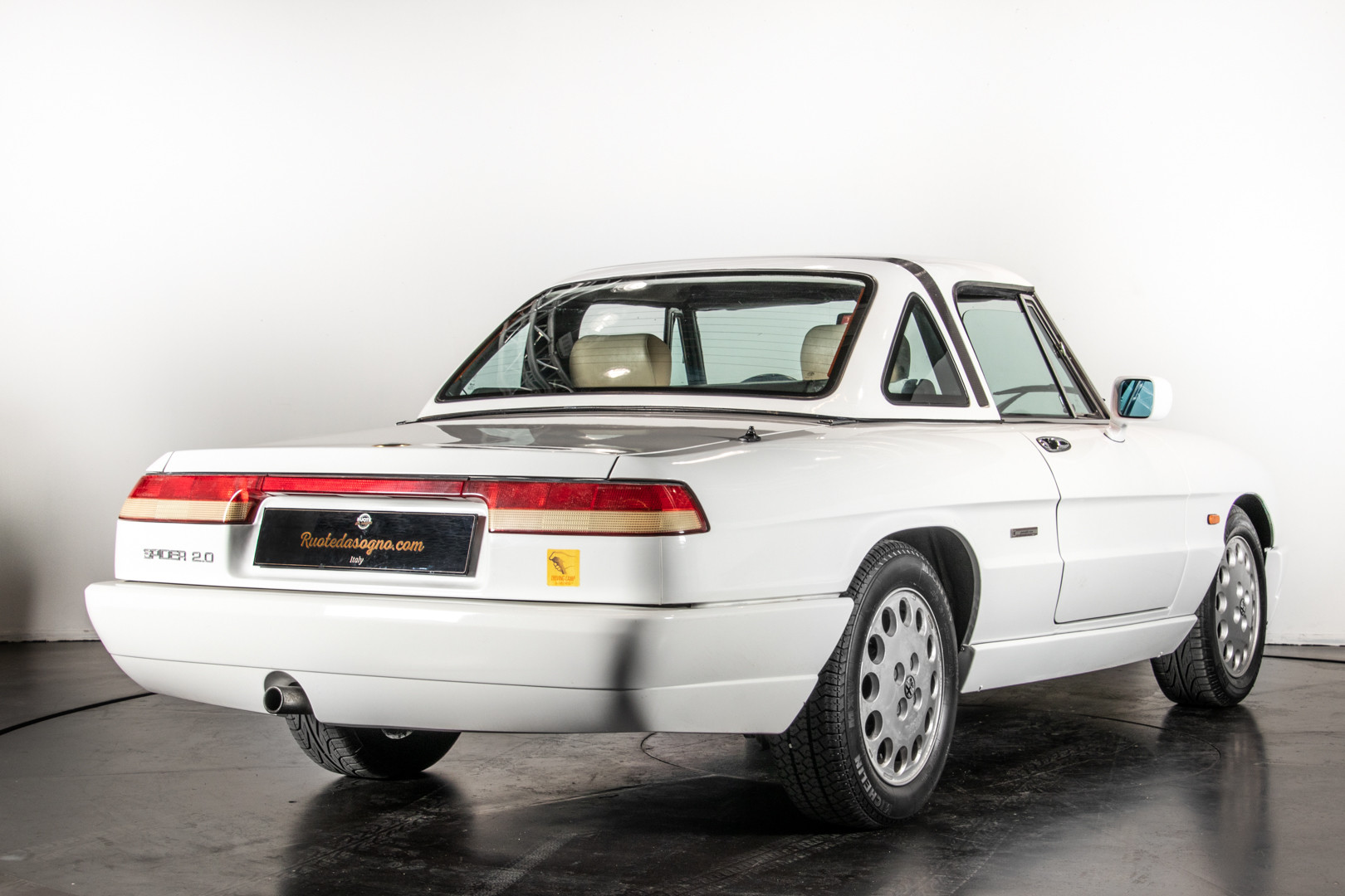 1990 Alfa Romeo spider 2000 "Duetto" 4