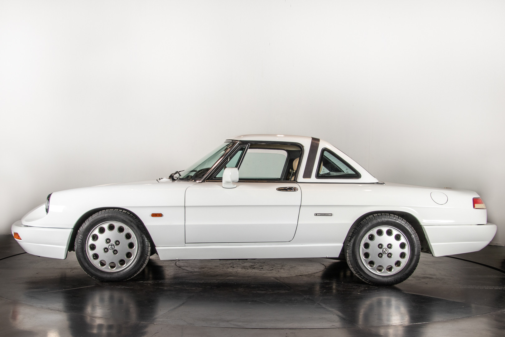 1990 Alfa Romeo spider 2000 "Duetto" 7