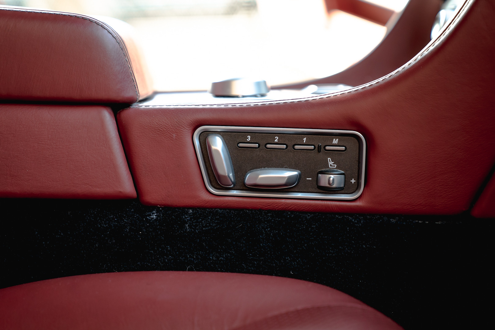 2010 Aston Martin Rapide 6.0 V12 38
