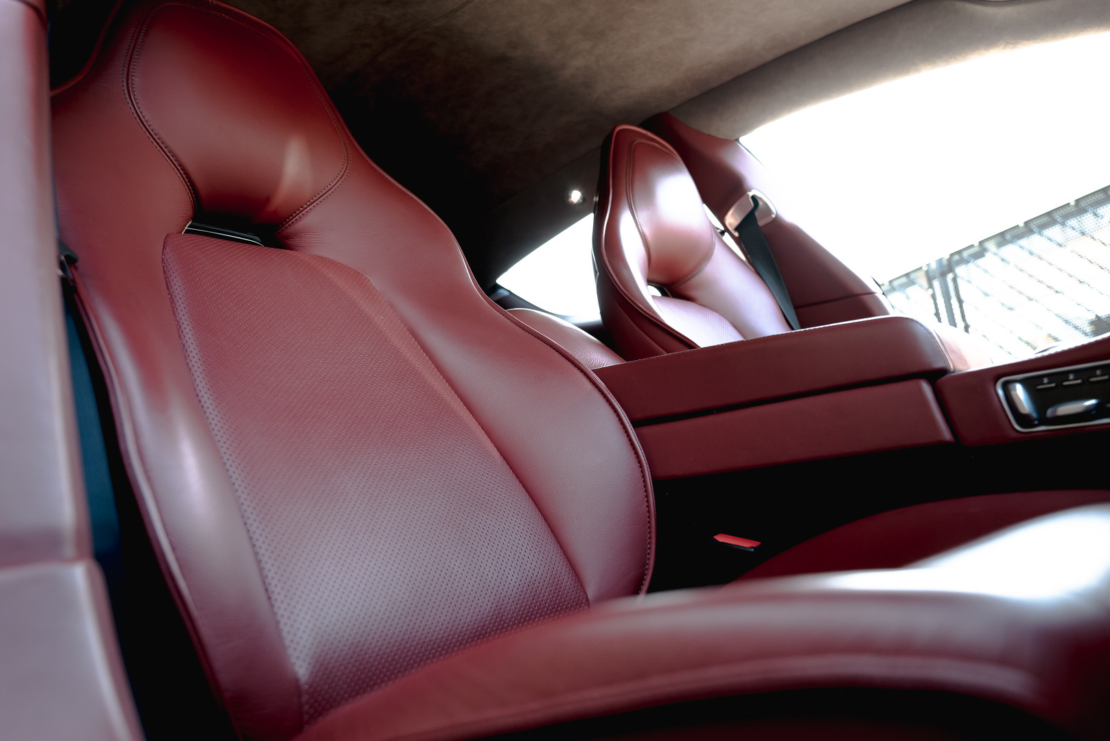 2010 Aston Martin Rapide 6.0 V12 39