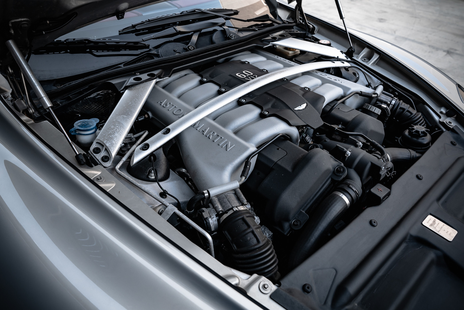 2010 Aston Martin Rapide 6.0 V12 76