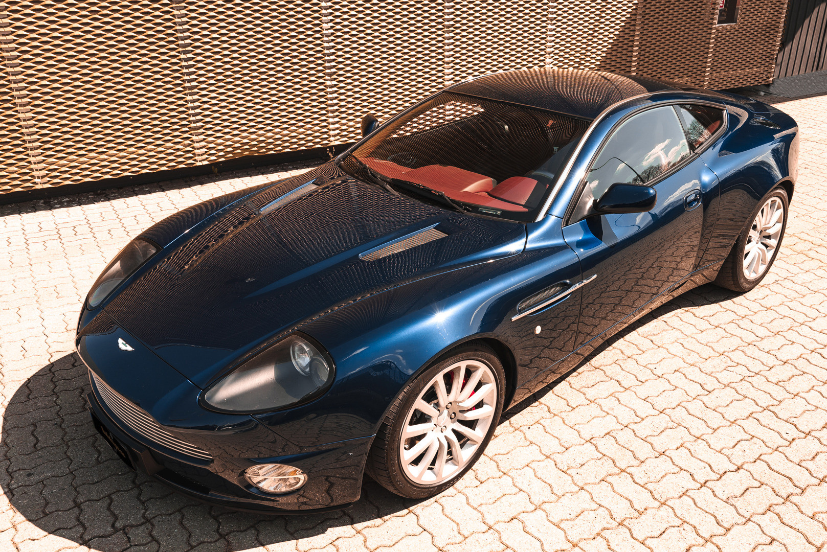 The Iconic 2001 Aston Martin V12 Vanquish: A Timeless Classic