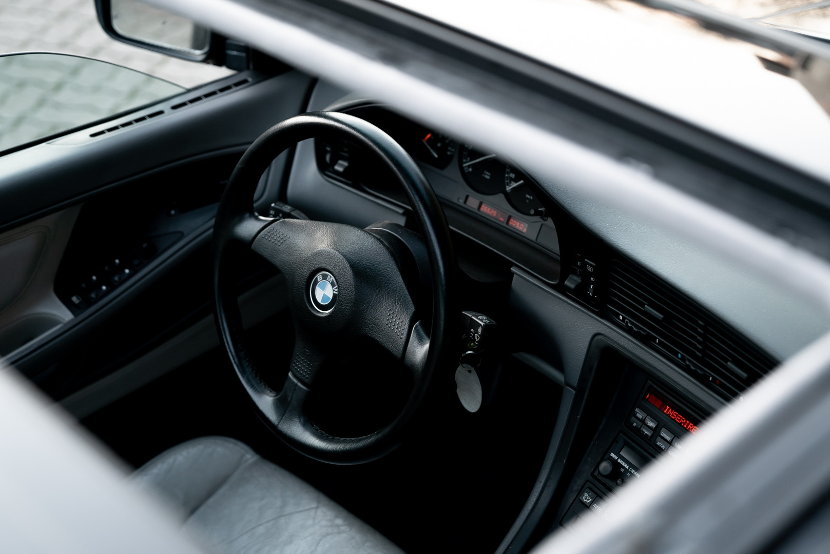 1992 BMW 850 i 27