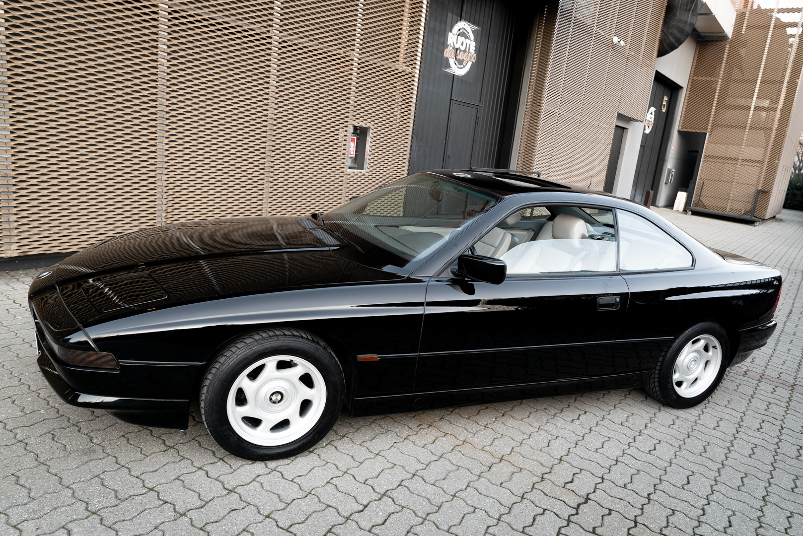 1992 BMW 850 i 28