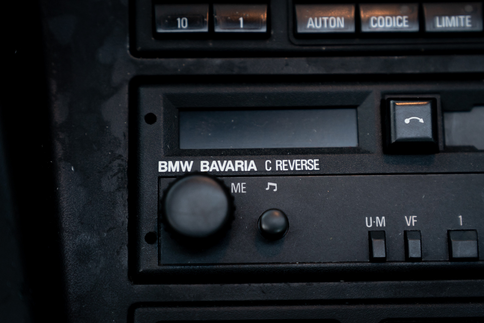 1992 BMW 850 i 32