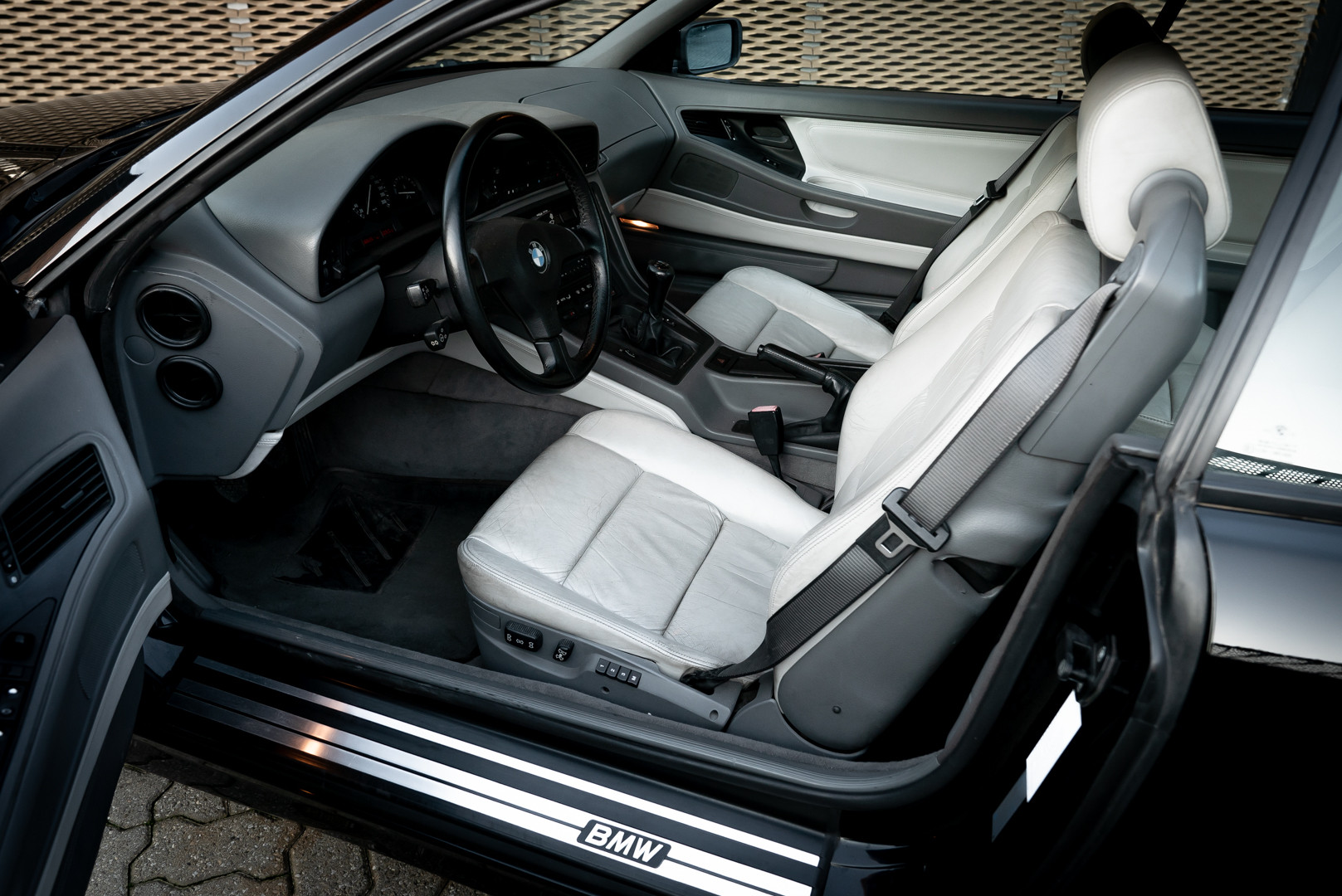 1992 BMW 850 i 10