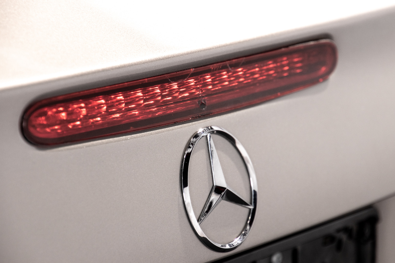 2004 Mercedes-Benz SL500 11