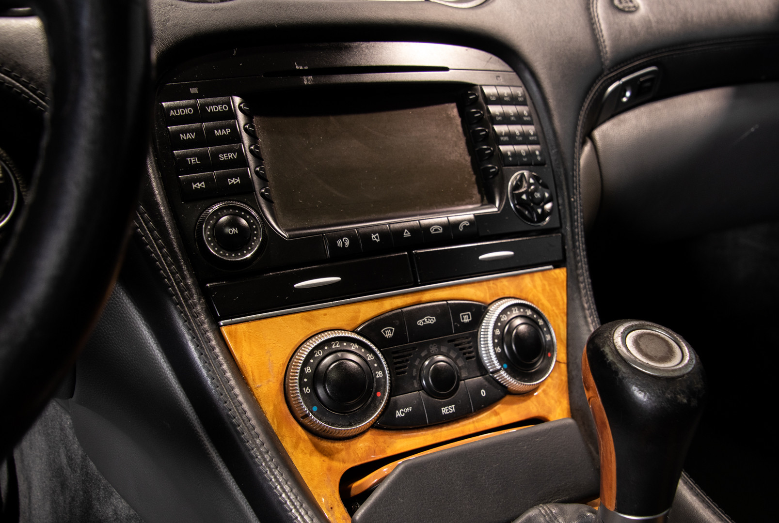 2004 Mercedes-Benz SL500 25