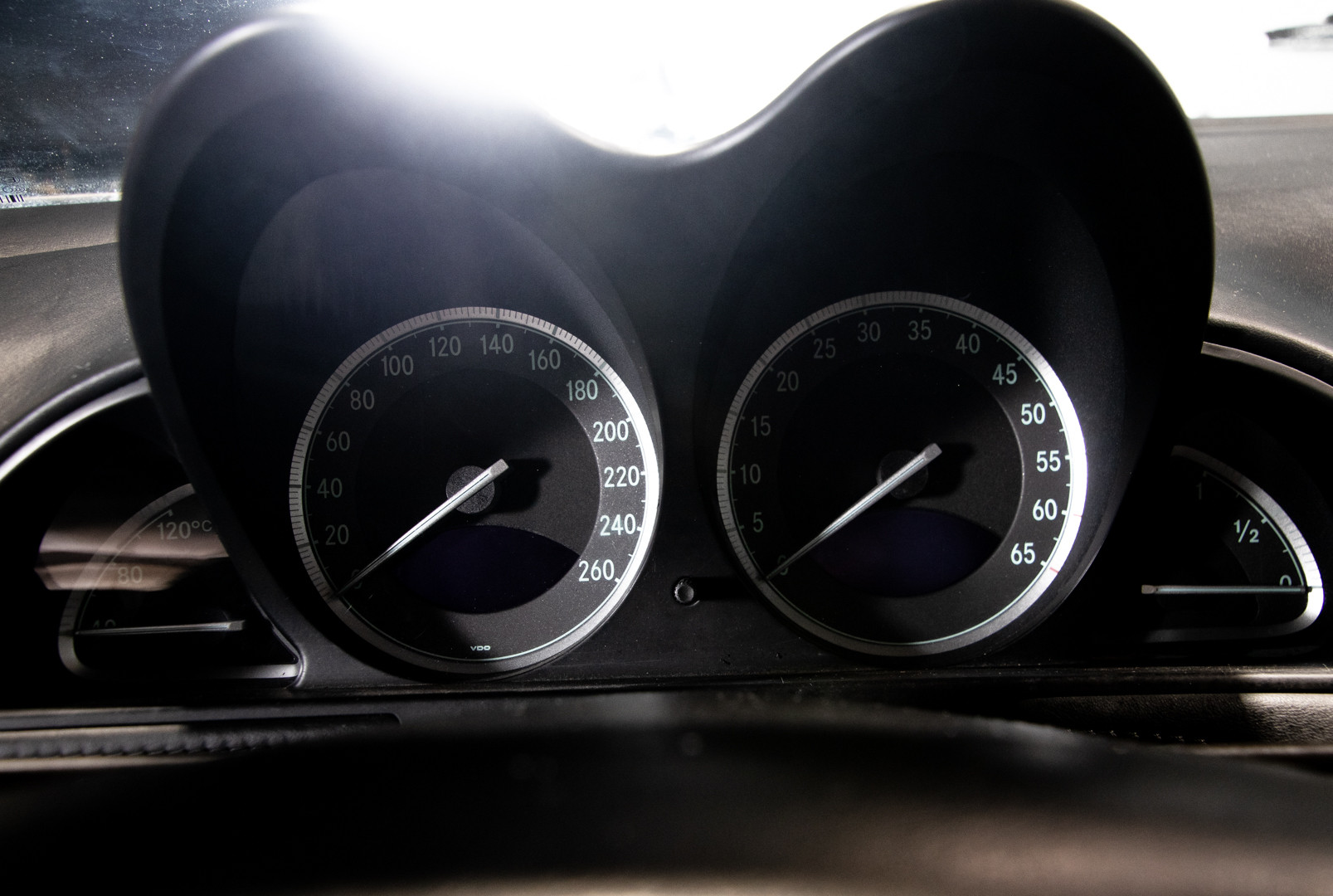 2004 Mercedes-Benz SL500 32