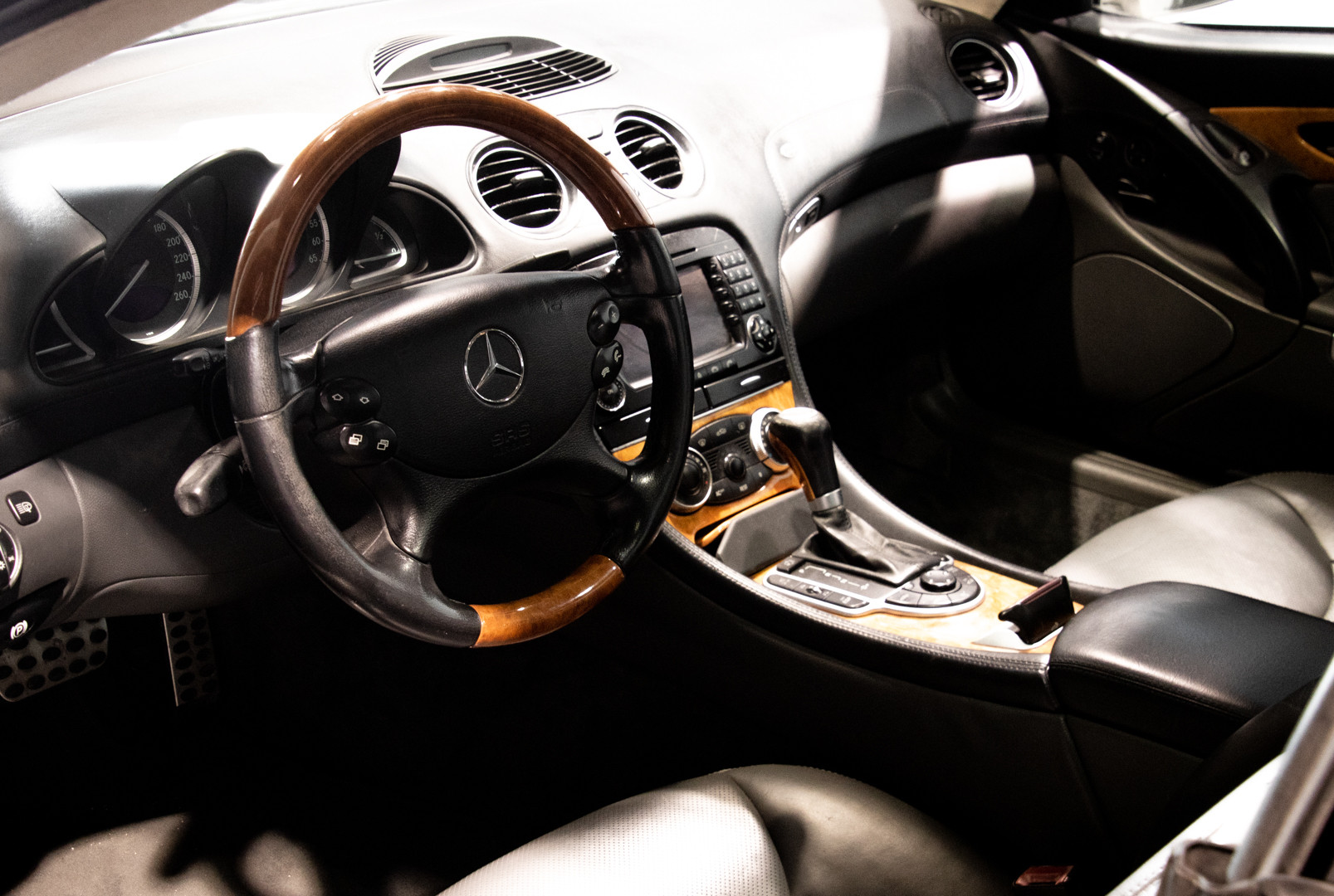 2004 Mercedes-Benz SL500 43