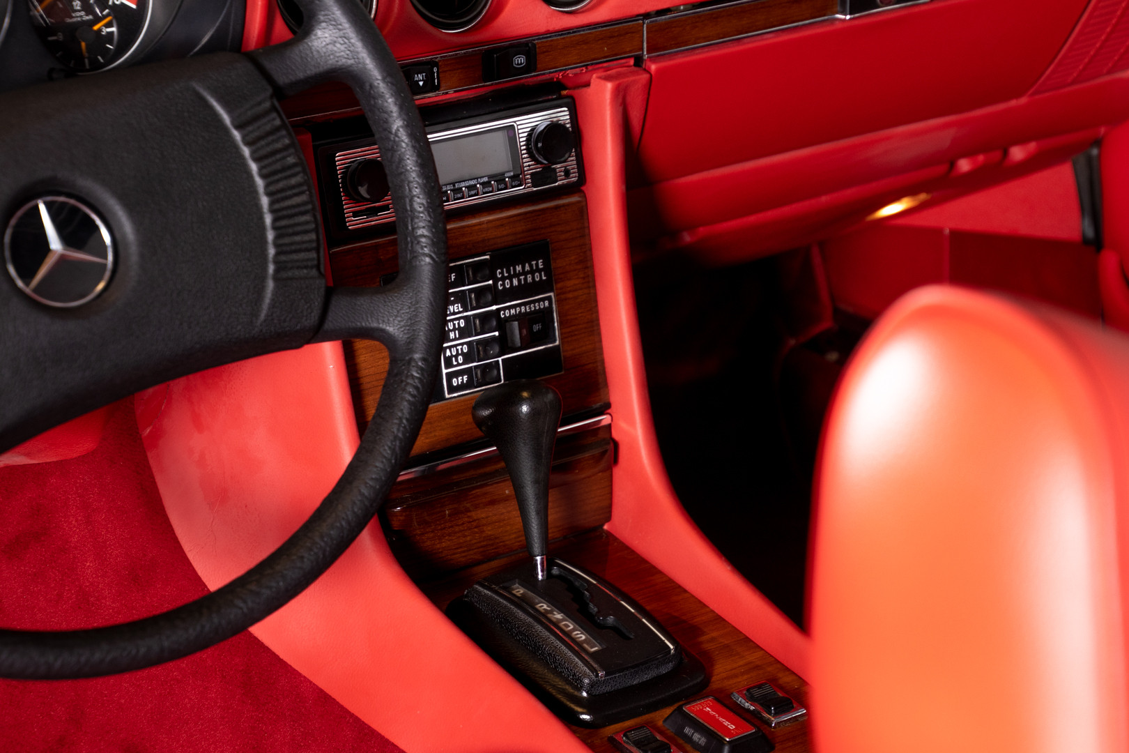 1977 Mercedes-Benz SL 450 13