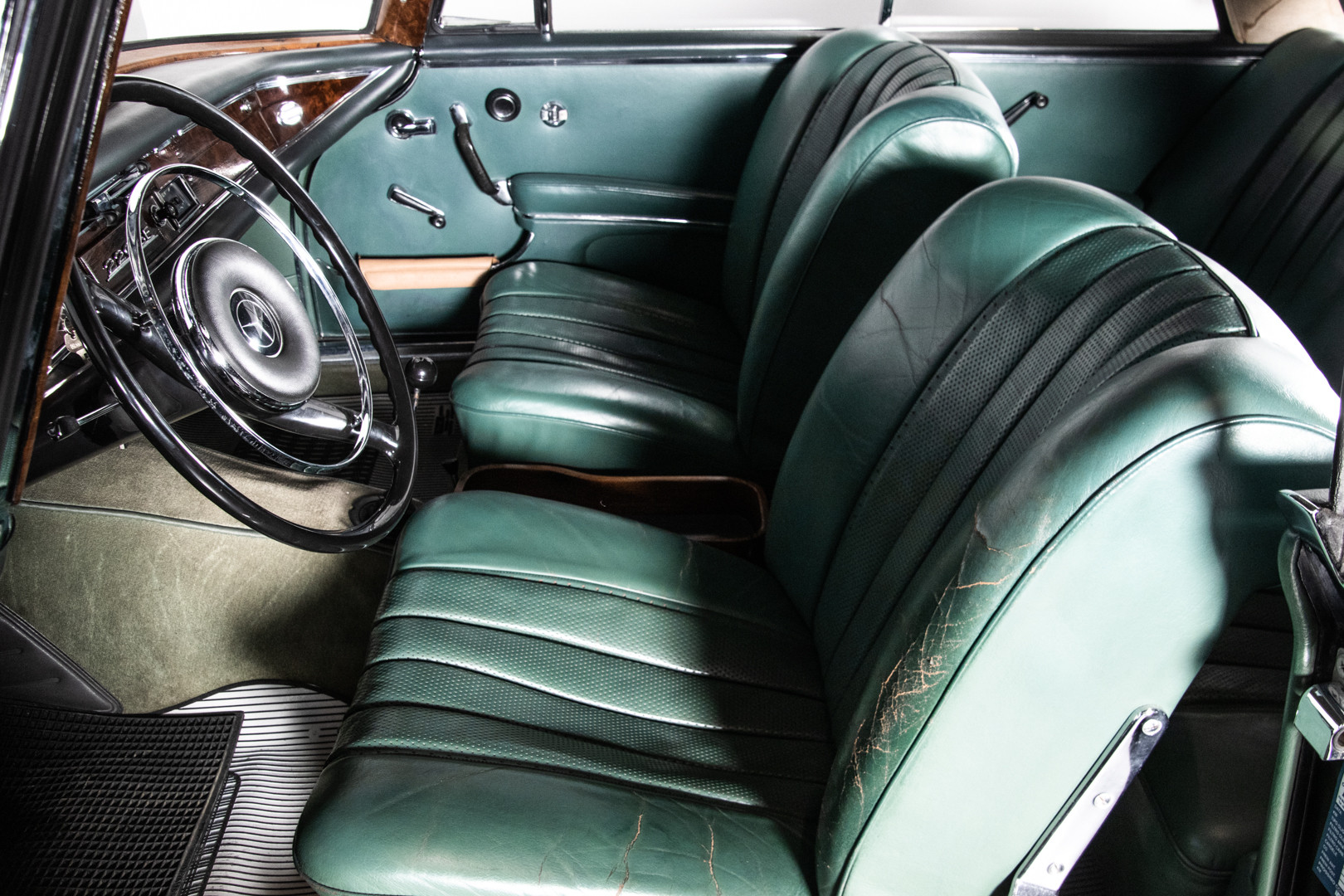 1963 Mercedes-Benz 220 SE 17