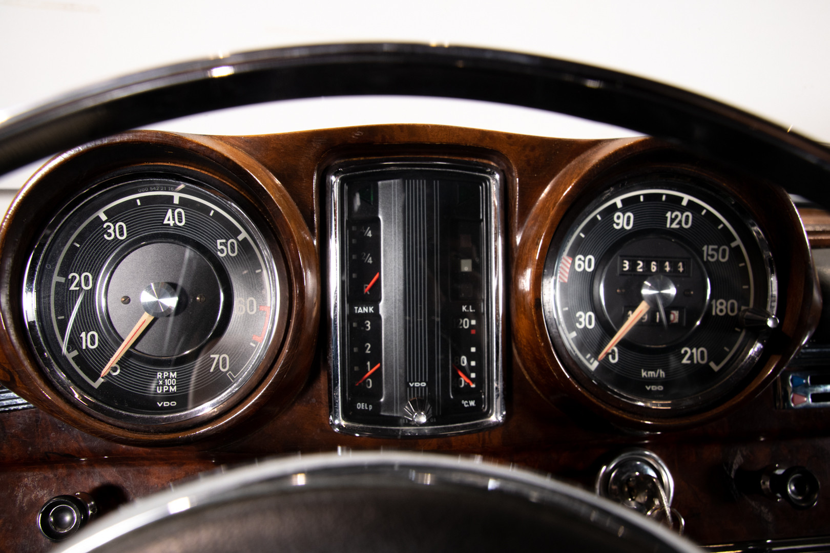1963 Mercedes-Benz 220 SE 24