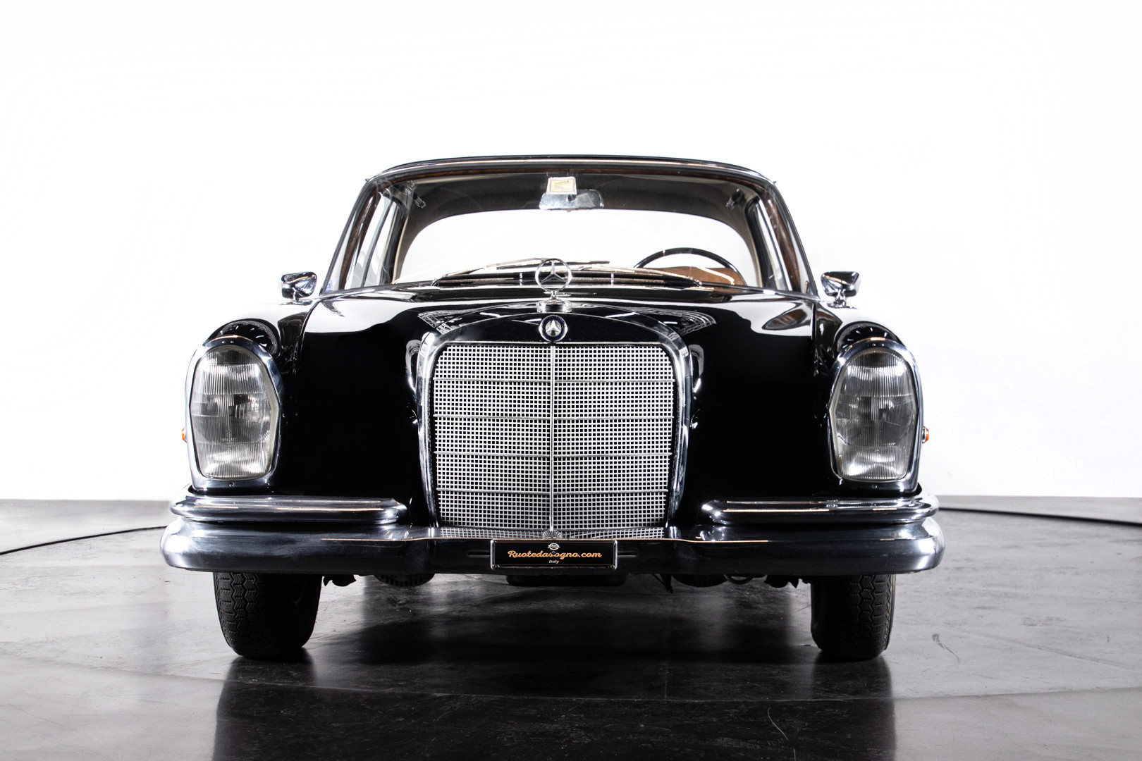 1963 Mercedes-Benz 220 SE 3