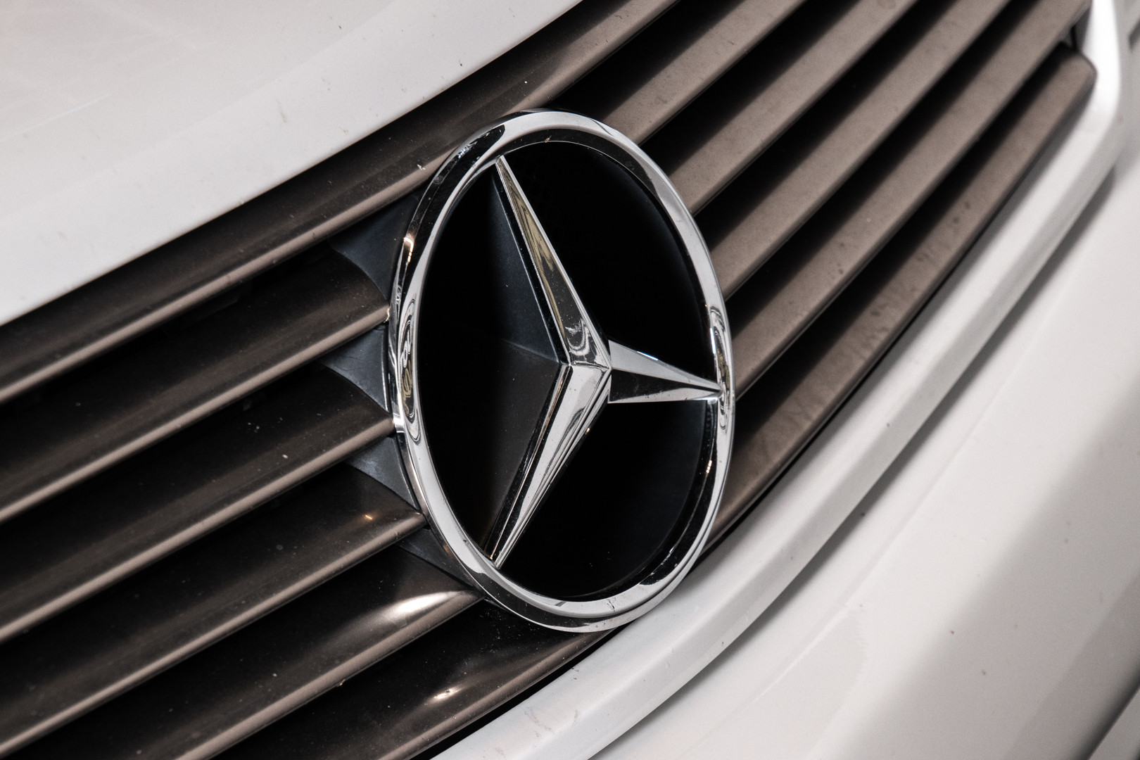 2000 Mercedes-Benz SL500 10