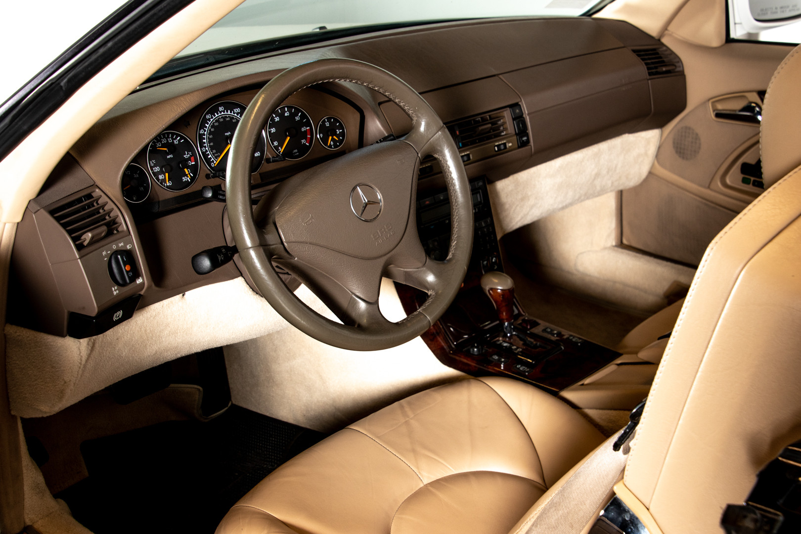 2000 Mercedes-Benz SL500 18