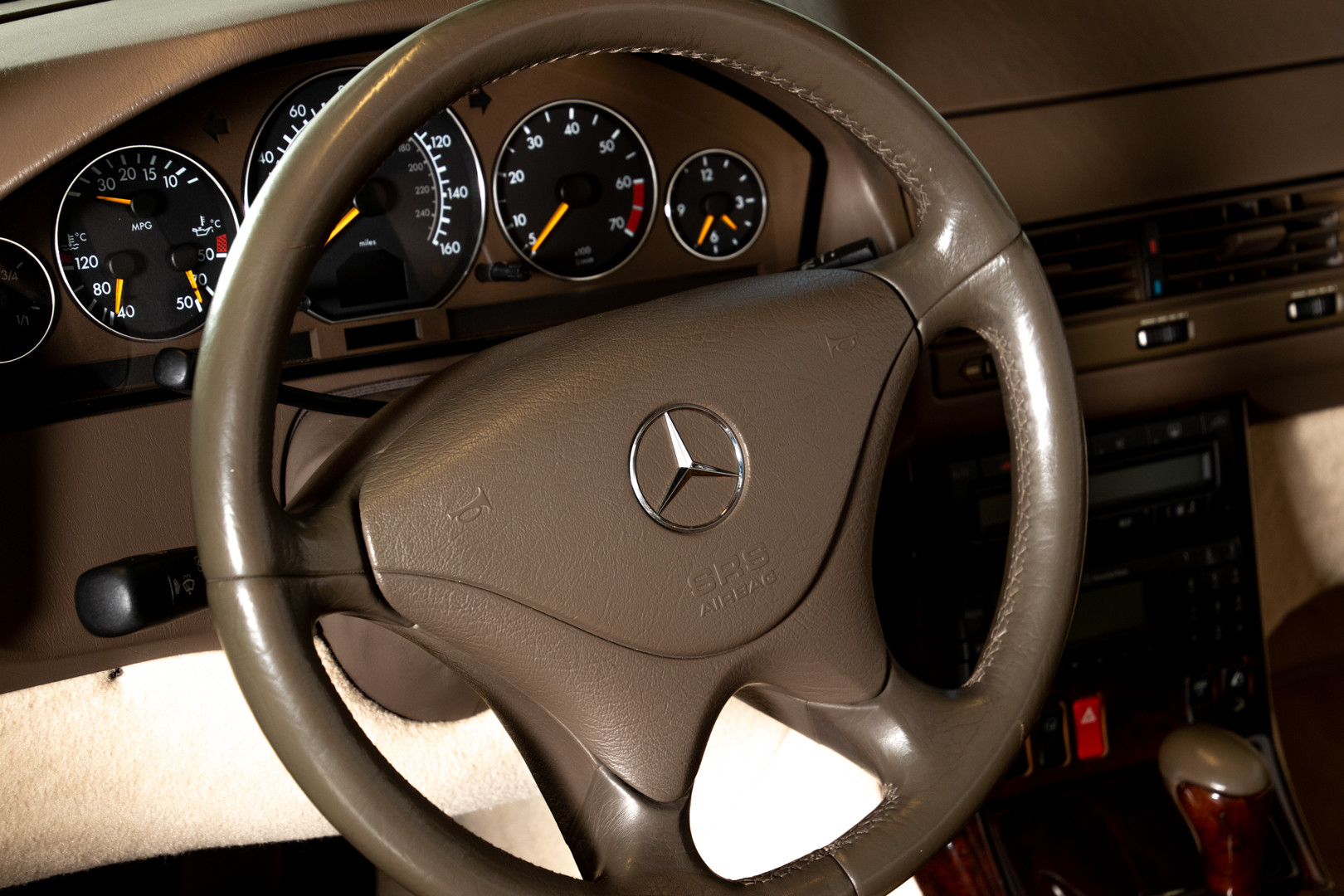 2000 Mercedes-Benz SL500 22