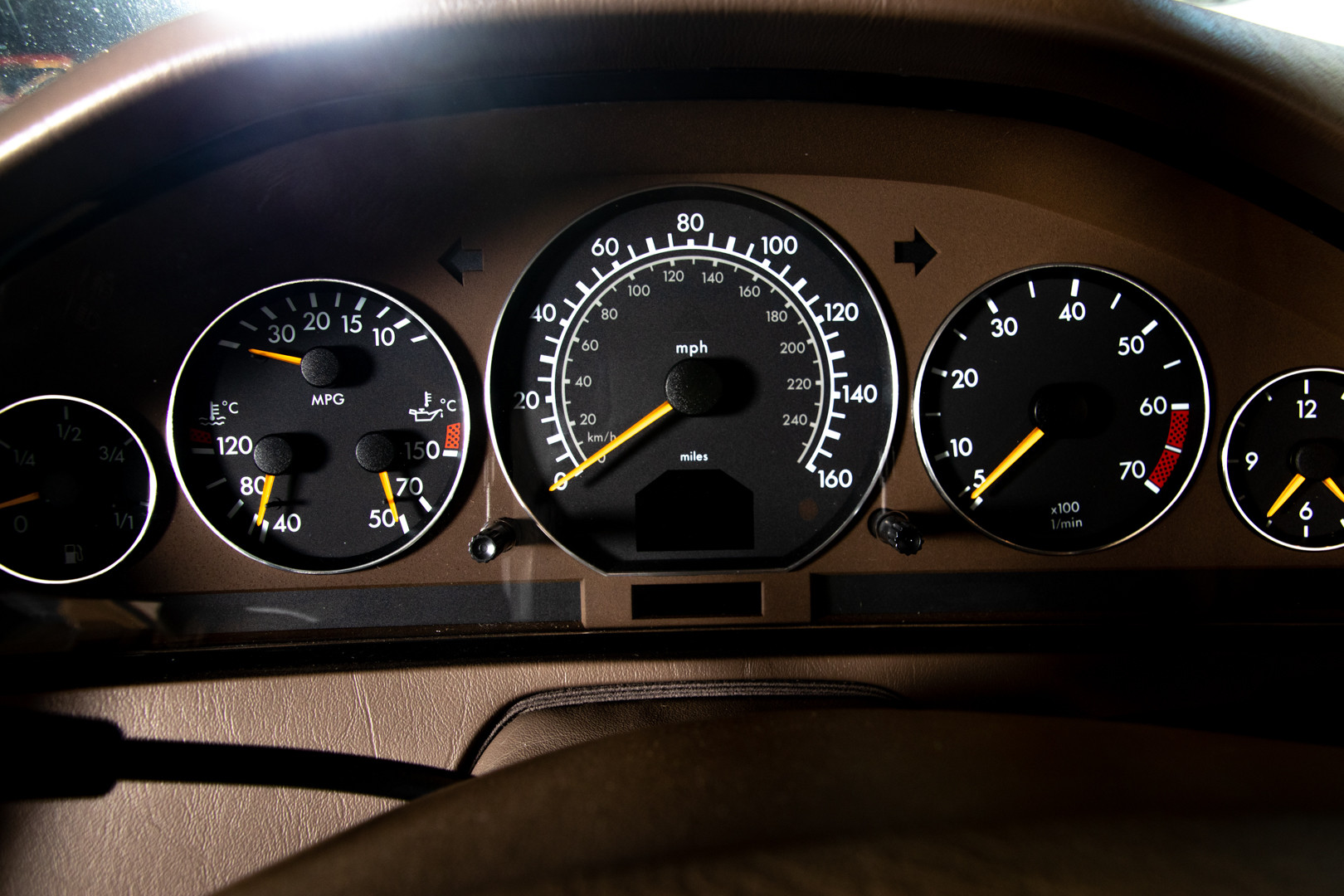 2000 Mercedes-Benz SL500 23