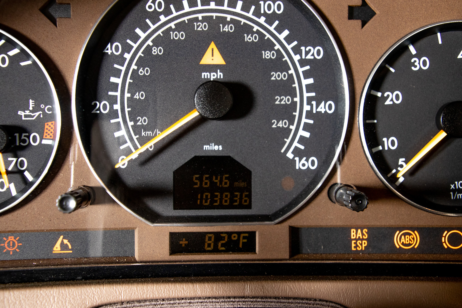2000 Mercedes-Benz SL500 24