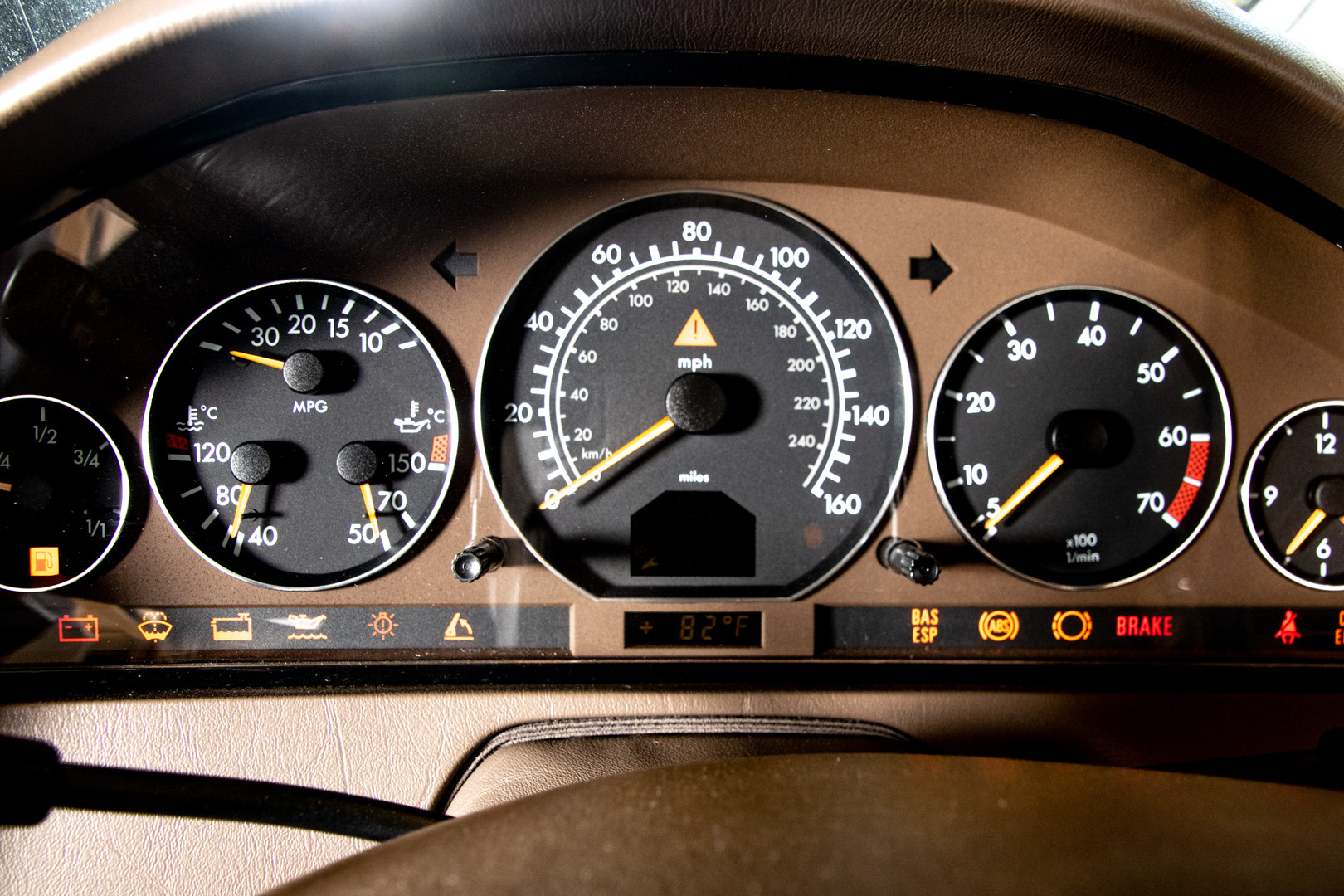 2000 Mercedes-Benz SL500 25