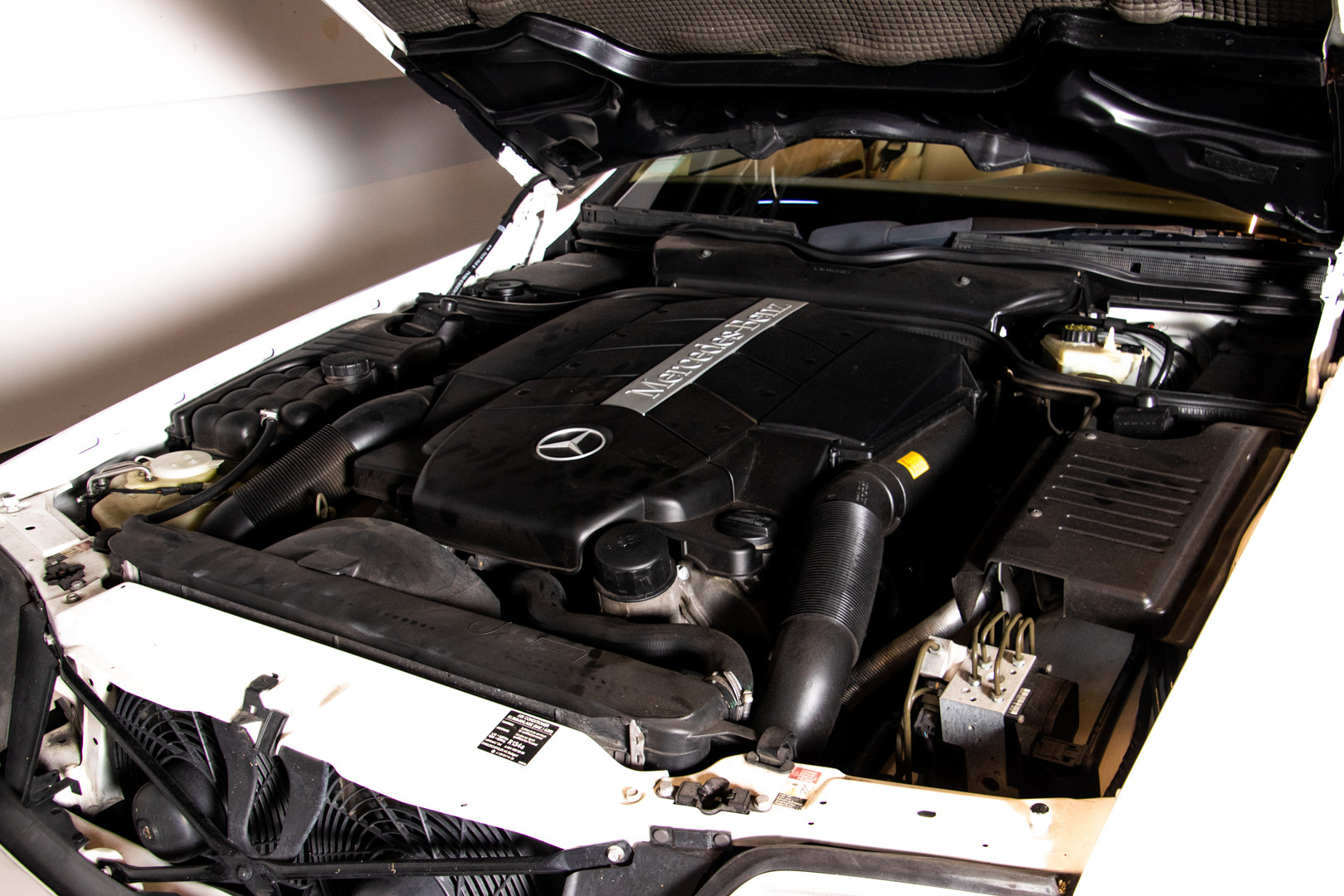 2000 Mercedes-Benz SL500 43