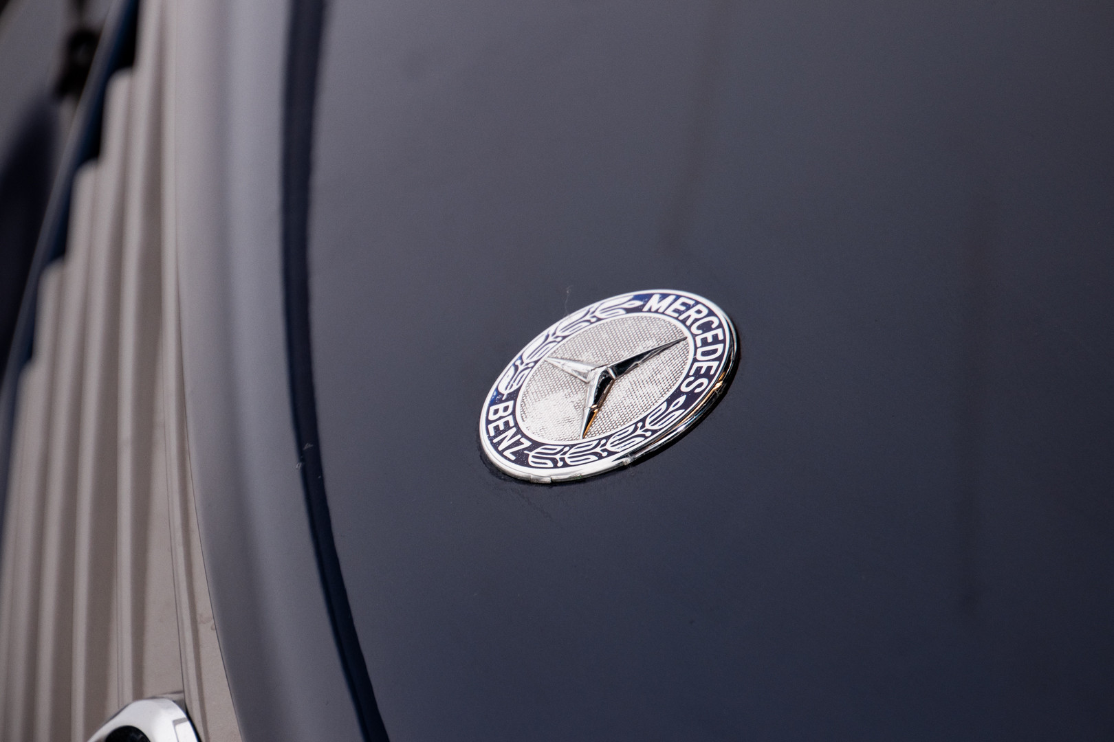 2000 Mercedes Benz SL500 Blue Edition 11