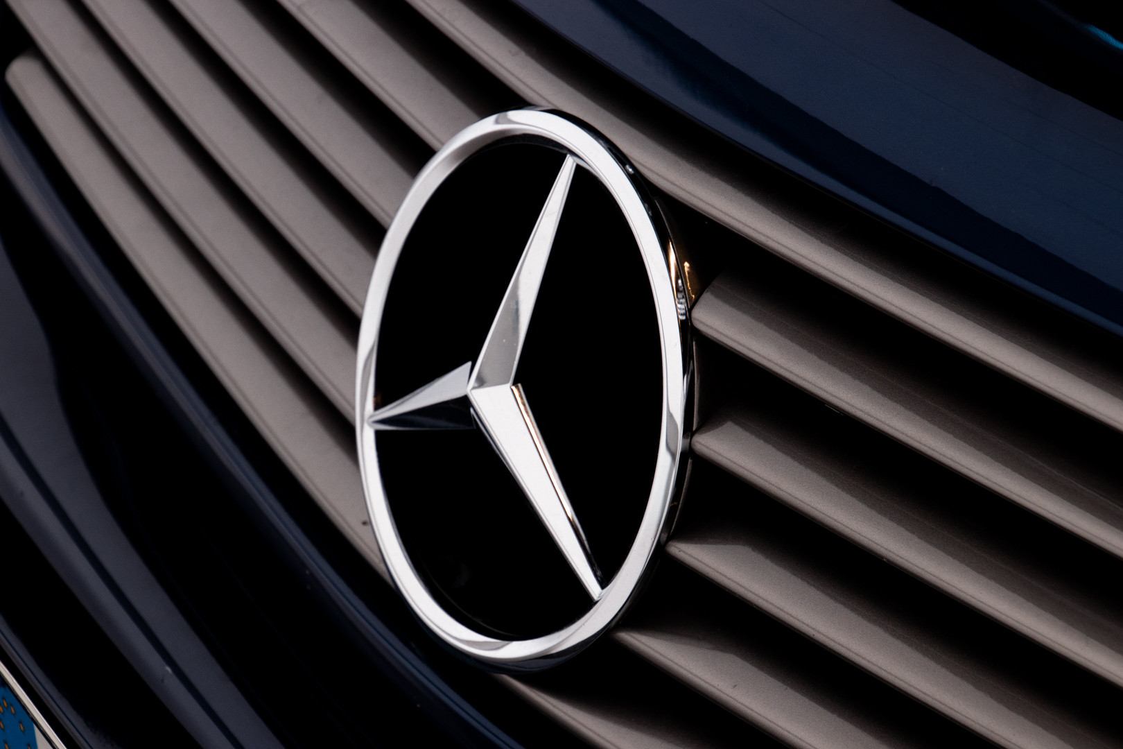 2000 Mercedes Benz SL500 Blue Edition 12