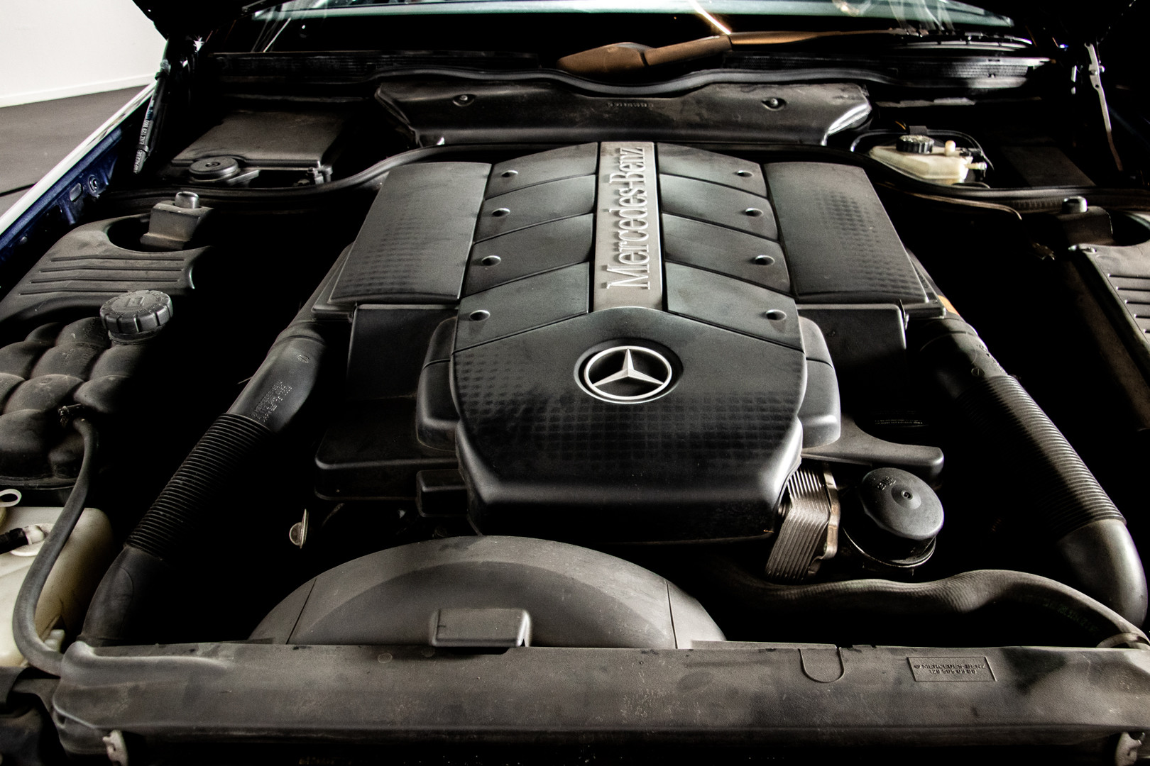 2000 Mercedes Benz SL500 Blue Edition 42