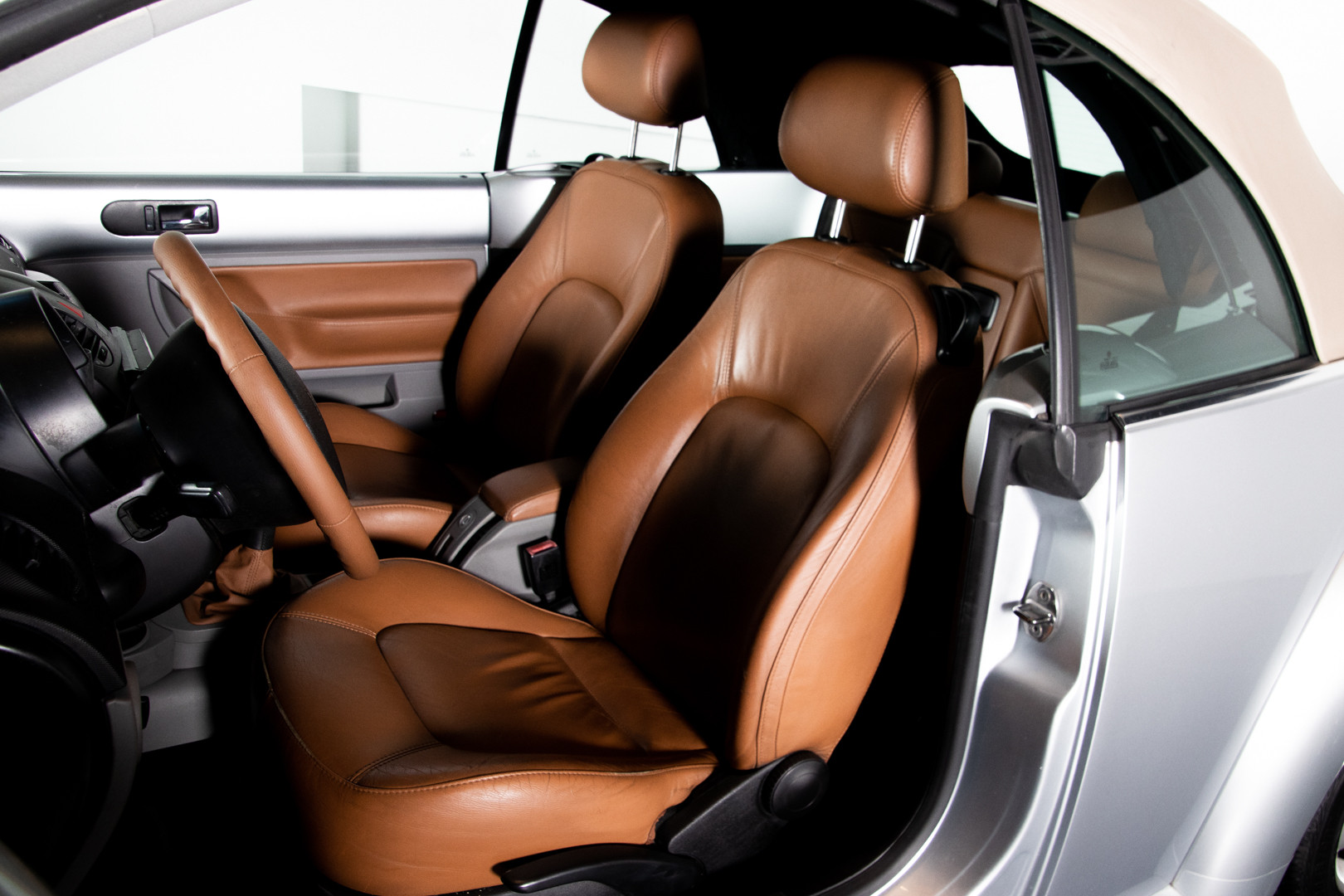 2004 Volkswagen New Beetle Cabriolet 17