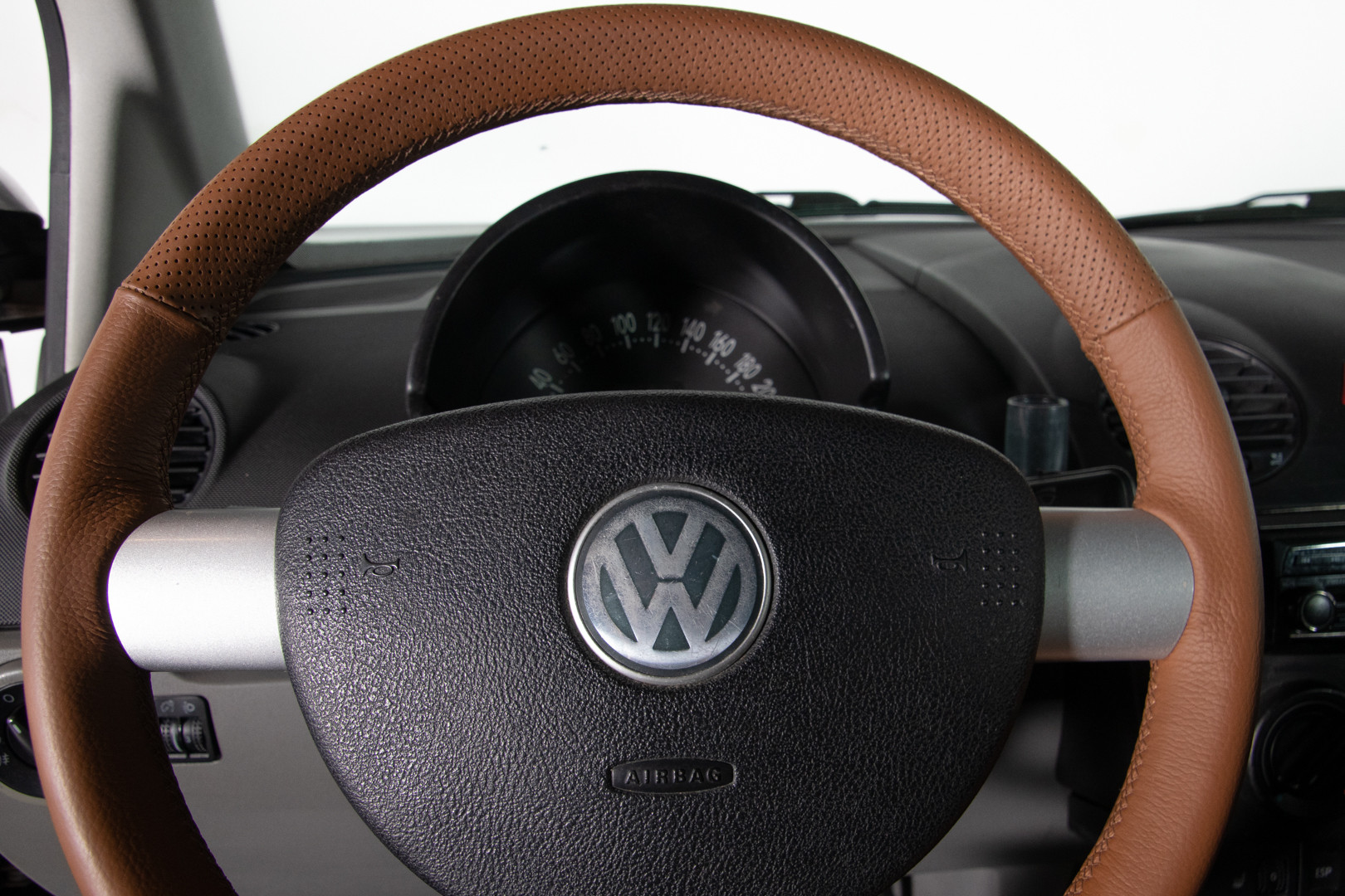 2004 Volkswagen New Beetle Cabriolet 23