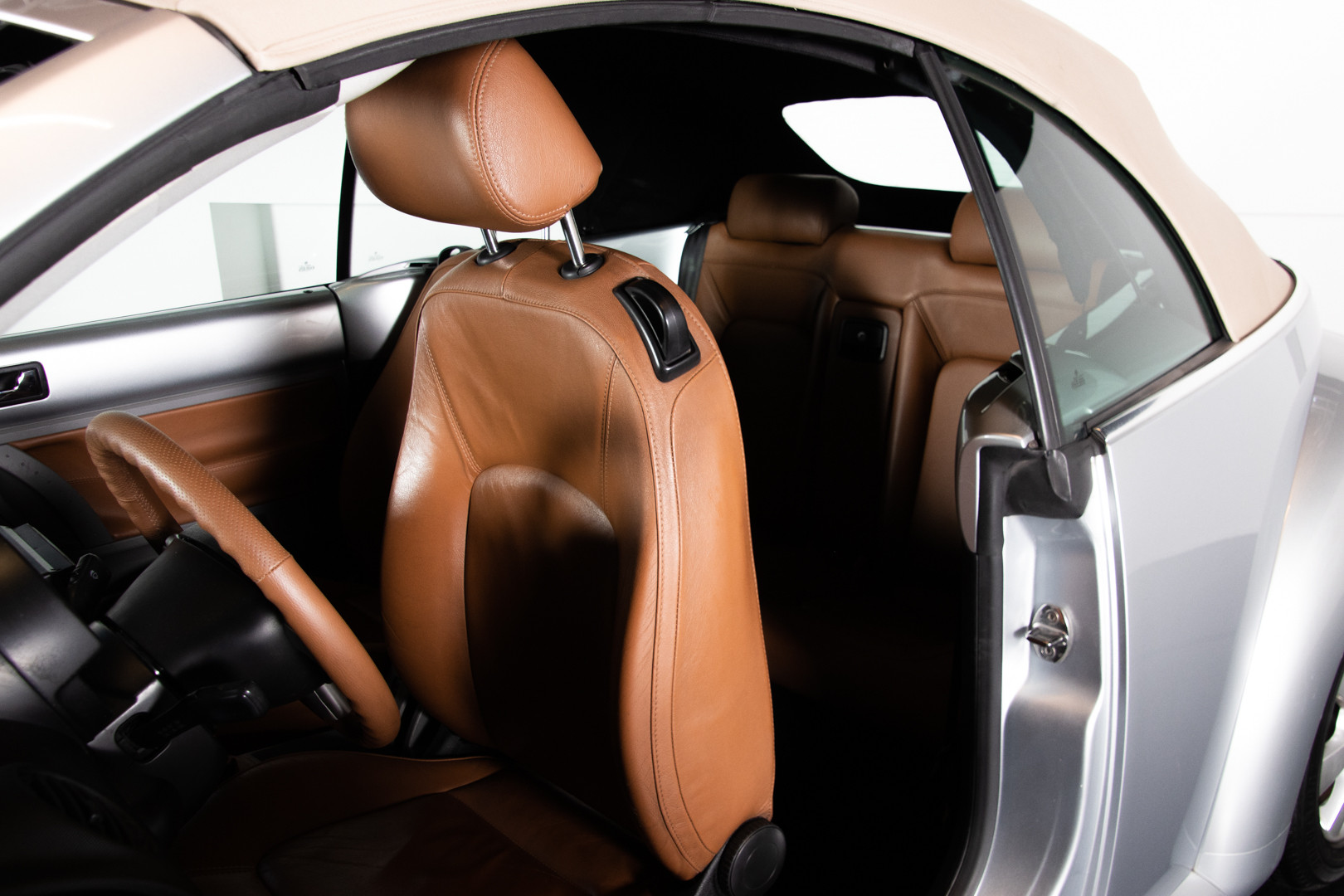 2004 Volkswagen New Beetle Cabriolet 37