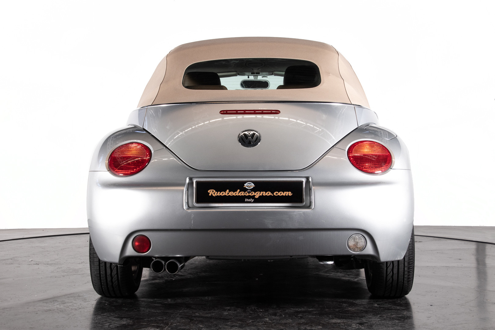 2004 Volkswagen New Beetle Cabriolet 3