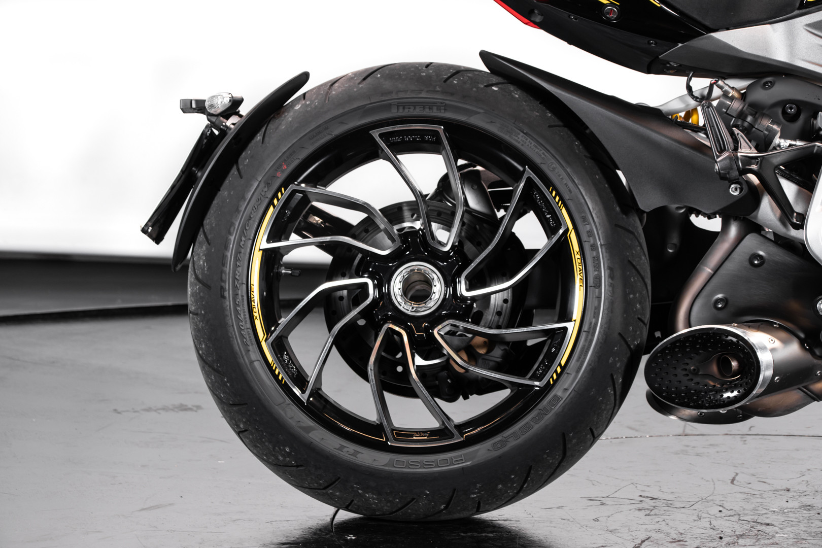 2016 Ducati X Diavel S 21