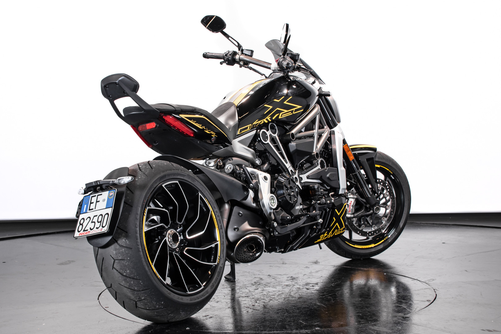 2016 Ducati X Diavel S 5