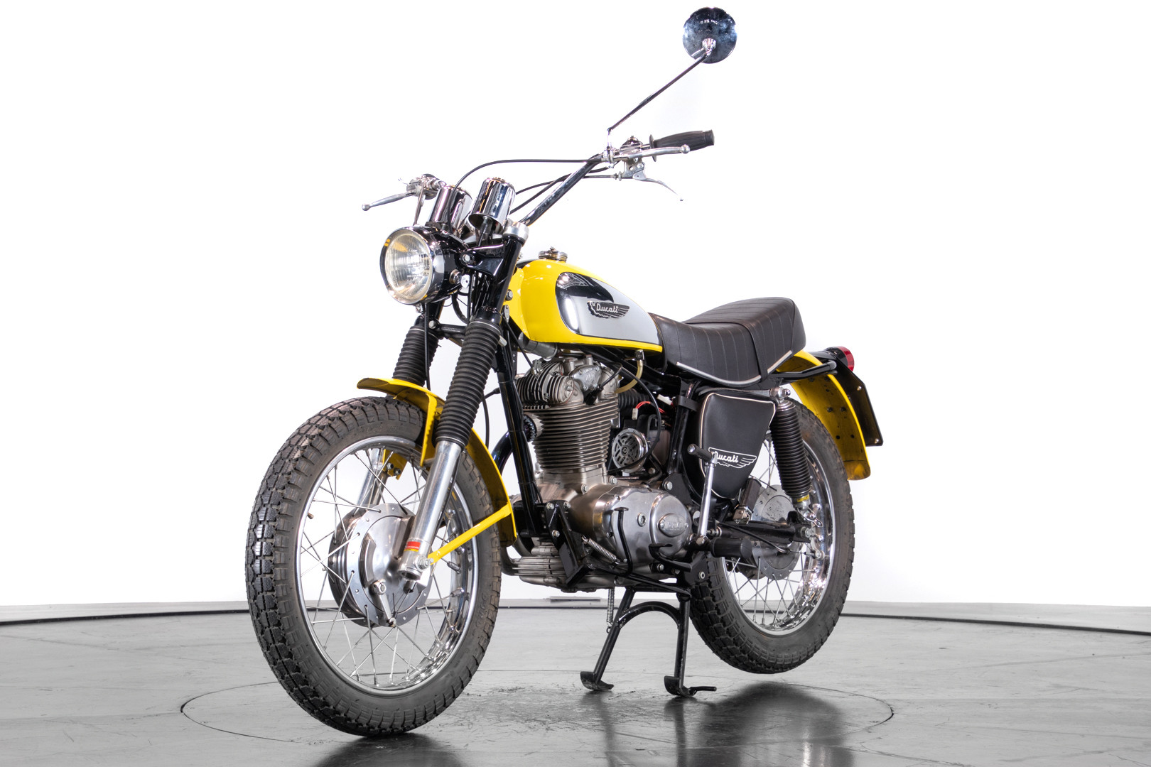 1969 Ducati Scrambler DM 450 Ducati Classic motorbikes Ruote da Sogno