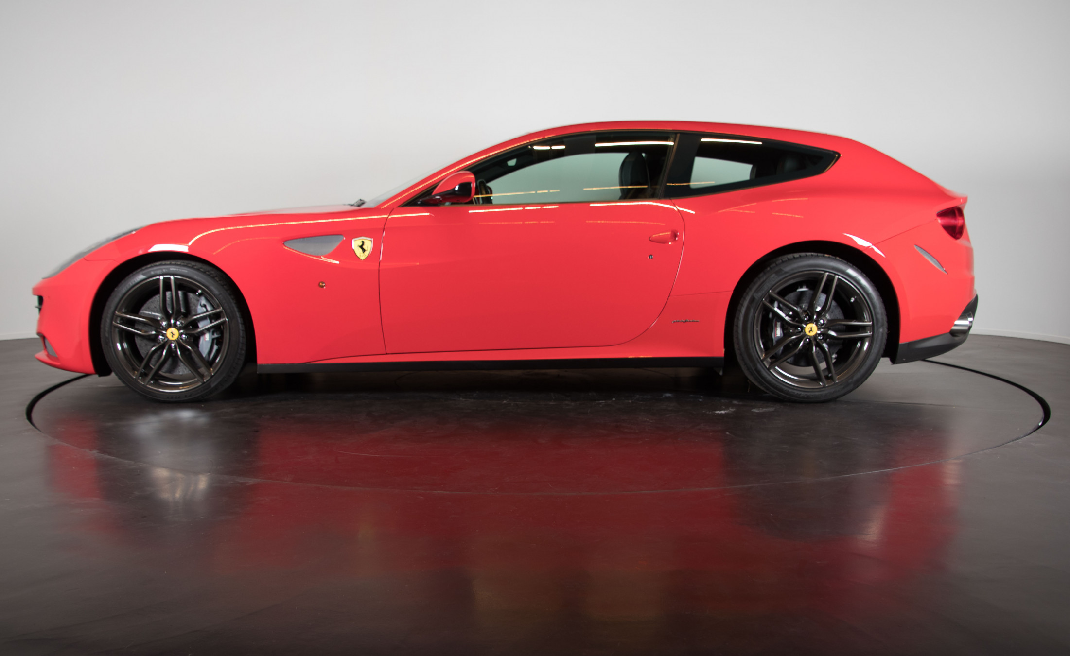 2014 Ferrari FF 11